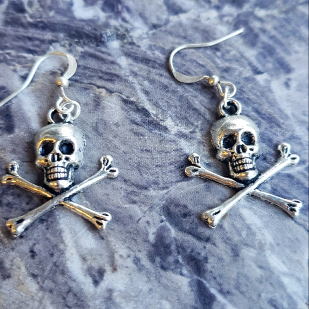 FREE SHIPPING! Crossbones and skull earring pair set